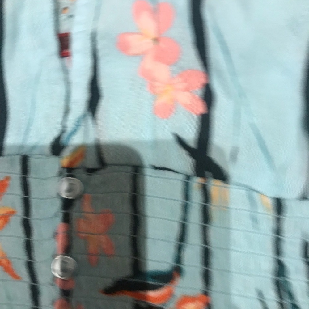 Guess off the shoulder top nwot​​​ - Picture 2 of 5